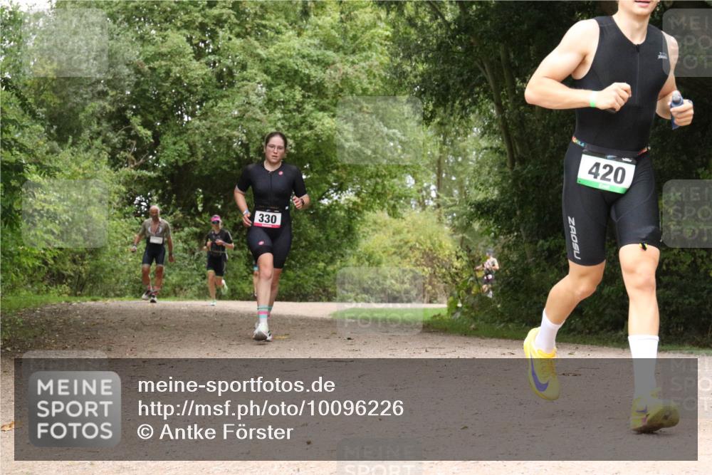 30.08.2026 - Elbe Triathlon Hamburg Antke Förster http://msf.ph/oto/10096226 30.08.2026 10:17:44 Laufen 330, 420 meine-sportfotos.de