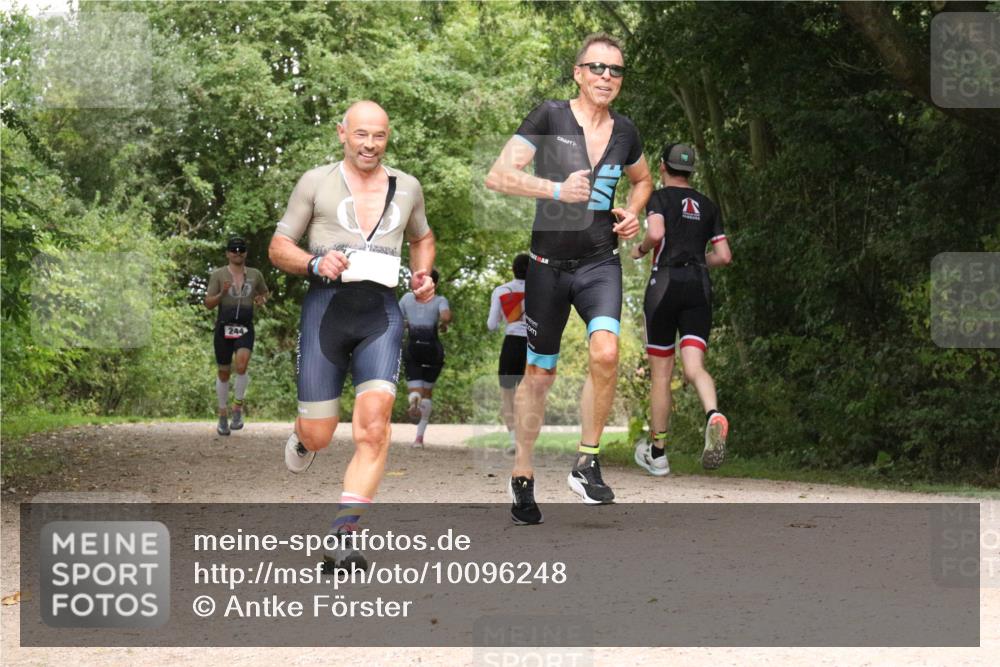 30.08.2026 - Elbe Triathlon Hamburg Antke Förster http://msf.ph/oto/10096248 30.08.2026 10:17:55 Laufen 244 meine-sportfotos.de