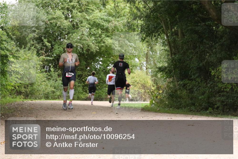 30.08.2026 - Elbe Triathlon Hamburg Antke Förster http://msf.ph/oto/10096254 30.08.2026 10:17:57 Laufen 244, 2 meine-sportfotos.de
