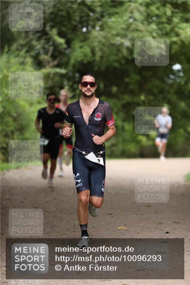 30.08.2026 - Elbe Triathlon Hamburg Antke Förster http://msf.ph/oto/10096293 30.08.2026 10:15:08 Laufen  meine-sportfotos.de