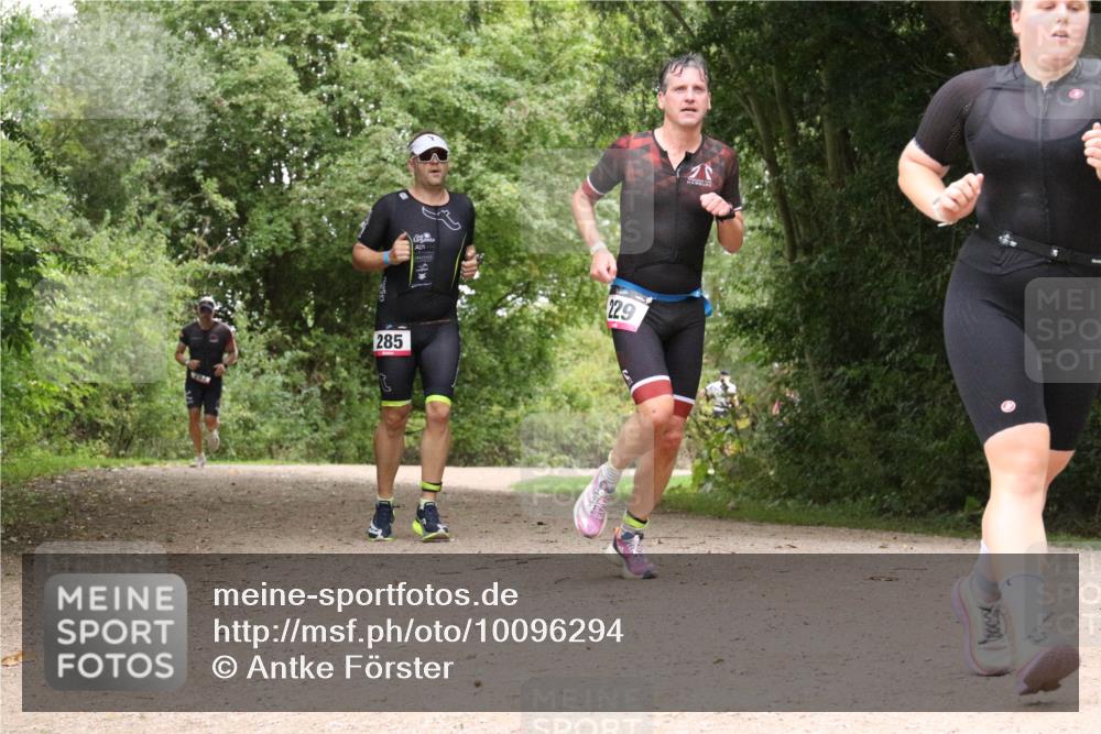 30.08.2026 - Elbe Triathlon Hamburg Antke Förster http://msf.ph/oto/10096294 30.08.2026 10:19:02 Laufen 285, 129 meine-sportfotos.de