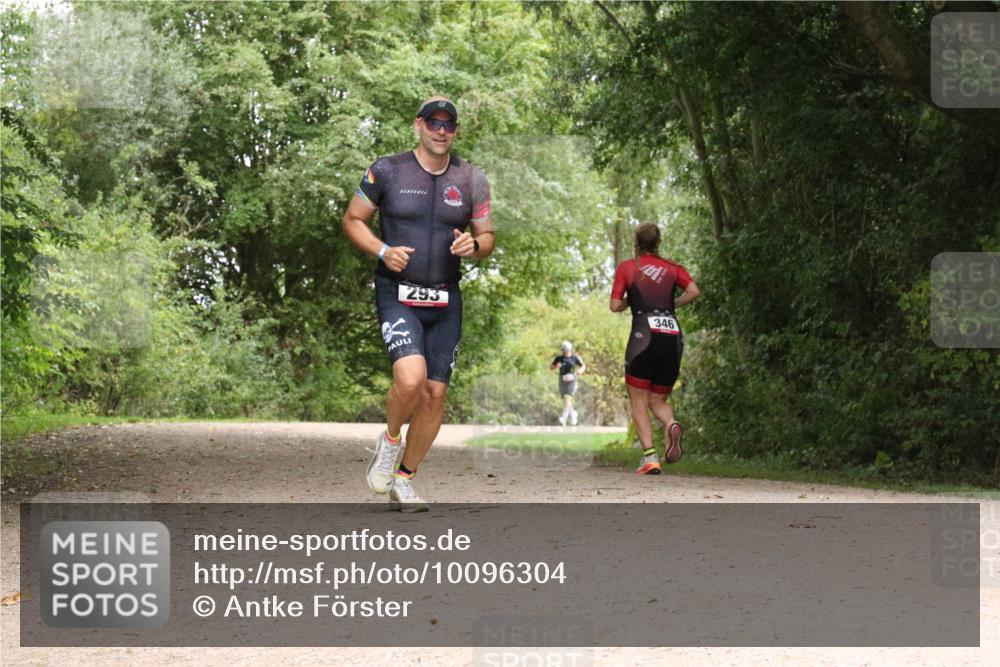 30.08.2026 - Elbe Triathlon Hamburg Antke Förster http://msf.ph/oto/10096304 30.08.2026 10:19:08 Laufen 293, 346 meine-sportfotos.de