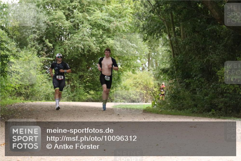 30.08.2026 - Elbe Triathlon Hamburg Antke Förster http://msf.ph/oto/10096312 30.08.2026 10:19:22 Laufen 328, 379 meine-sportfotos.de