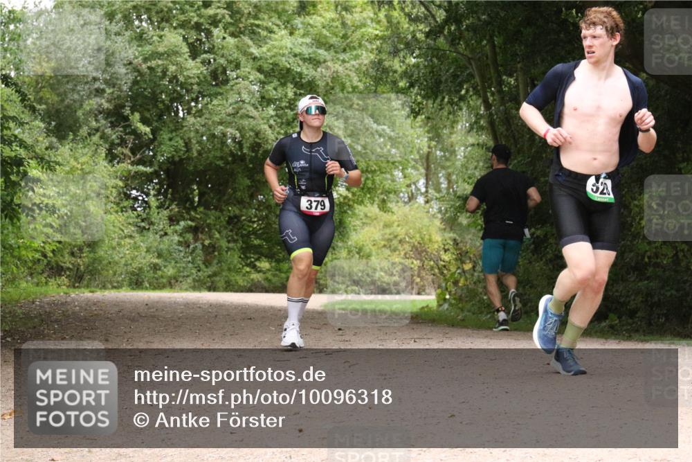 30.08.2026 - Elbe Triathlon Hamburg Antke Förster http://msf.ph/oto/10096318 30.08.2026 10:19:24 Laufen 379, 52 meine-sportfotos.de