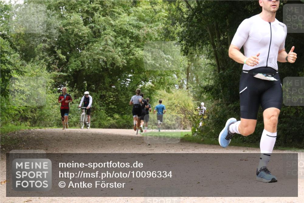 30.08.2026 - Elbe Triathlon Hamburg Antke Förster http://msf.ph/oto/10096334 30.08.2026 10:19:48 Laufen  meine-sportfotos.de