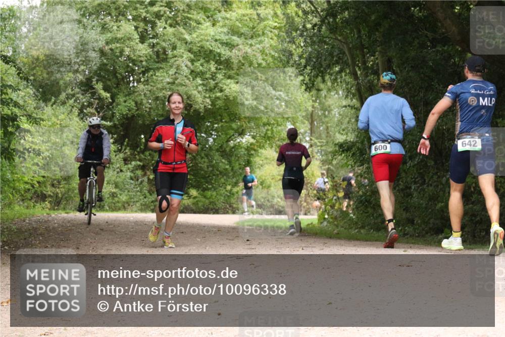 30.08.2026 - Elbe Triathlon Hamburg Antke Förster http://msf.ph/oto/10096338 30.08.2026 10:19:54 Laufen 600, 642 meine-sportfotos.de