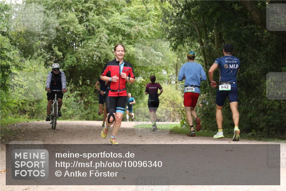 30.08.2026 - Elbe Triathlon Hamburg Antke Förster http://msf.ph/oto/10096340 30.08.2026 10:19:55 Laufen 600, 642 meine-sportfotos.de