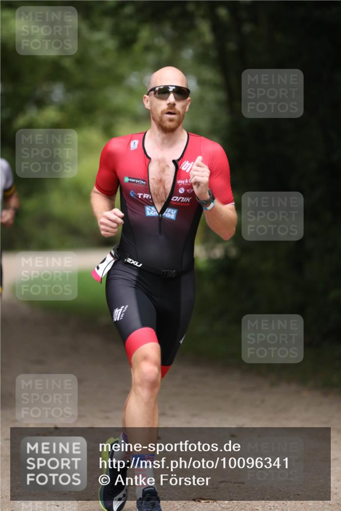 30.08.2026 - Elbe Triathlon Hamburg Antke Förster http://msf.ph/oto/10096341 30.08.2026 10:15:36 Laufen  meine-sportfotos.de