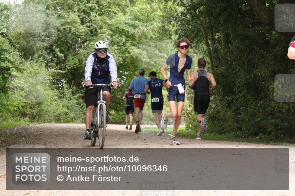 30.08.2026 - Elbe Triathlon Hamburg Antke Förster http://msf.ph/oto/10096346 30.08.2026 10:19:57 Laufen 600, 642 meine-sportfotos.de