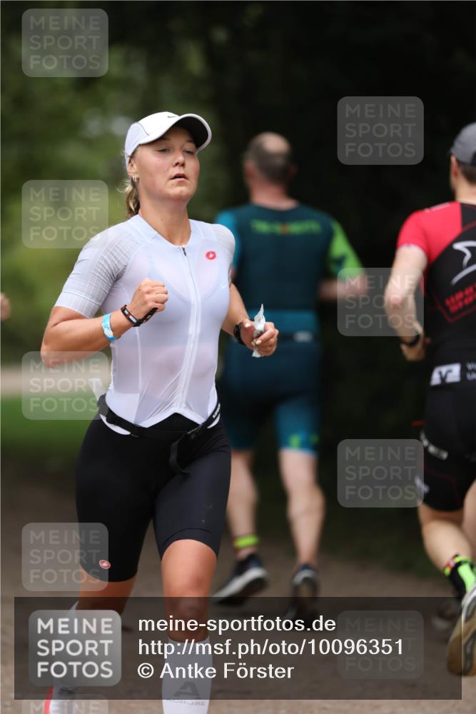 30.08.2026 - Elbe Triathlon Hamburg Antke Förster http://msf.ph/oto/10096351 30.08.2026 10:15:39 Laufen  meine-sportfotos.de
