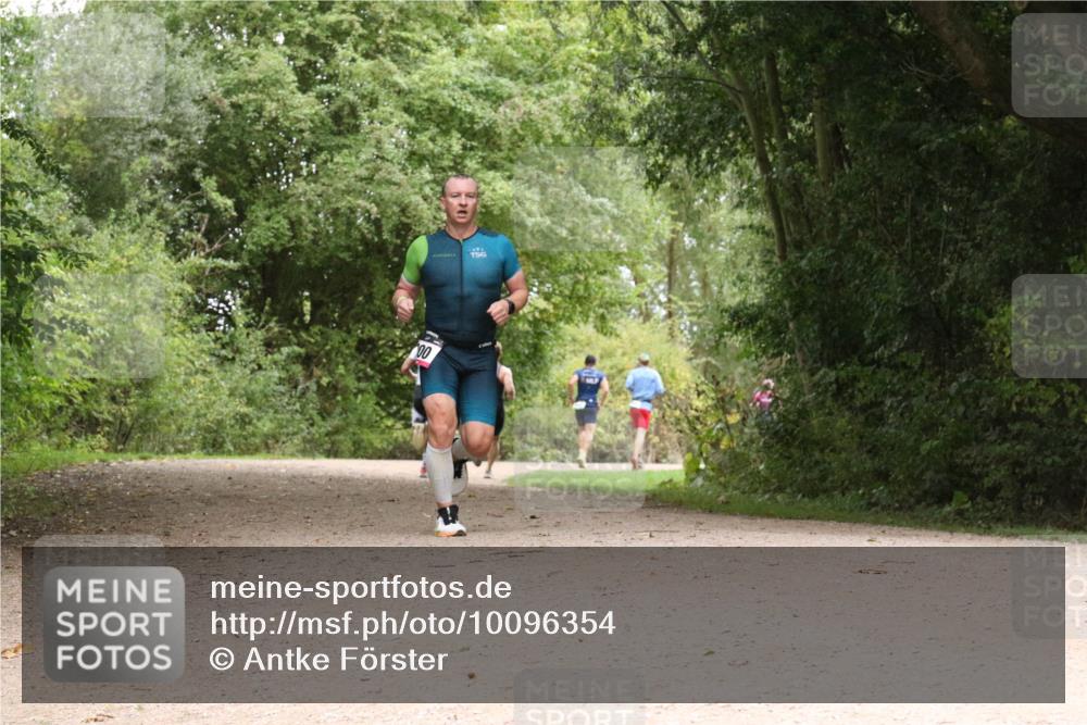 30.08.2026 - Elbe Triathlon Hamburg Antke Förster http://msf.ph/oto/10096354 30.08.2026 10:20:05 Laufen 00 meine-sportfotos.de