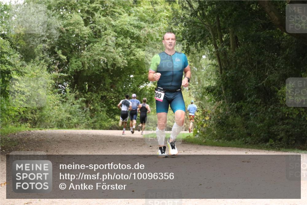 30.08.2026 - Elbe Triathlon Hamburg Antke Förster http://msf.ph/oto/10096356 30.08.2026 10:20:06 Laufen 200 meine-sportfotos.de