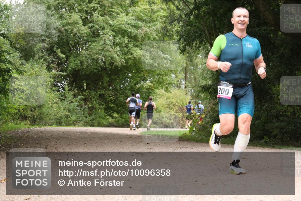 30.08.2026 - Elbe Triathlon Hamburg Antke Förster http://msf.ph/oto/10096358 30.08.2026 10:20:06 Laufen 200 meine-sportfotos.de