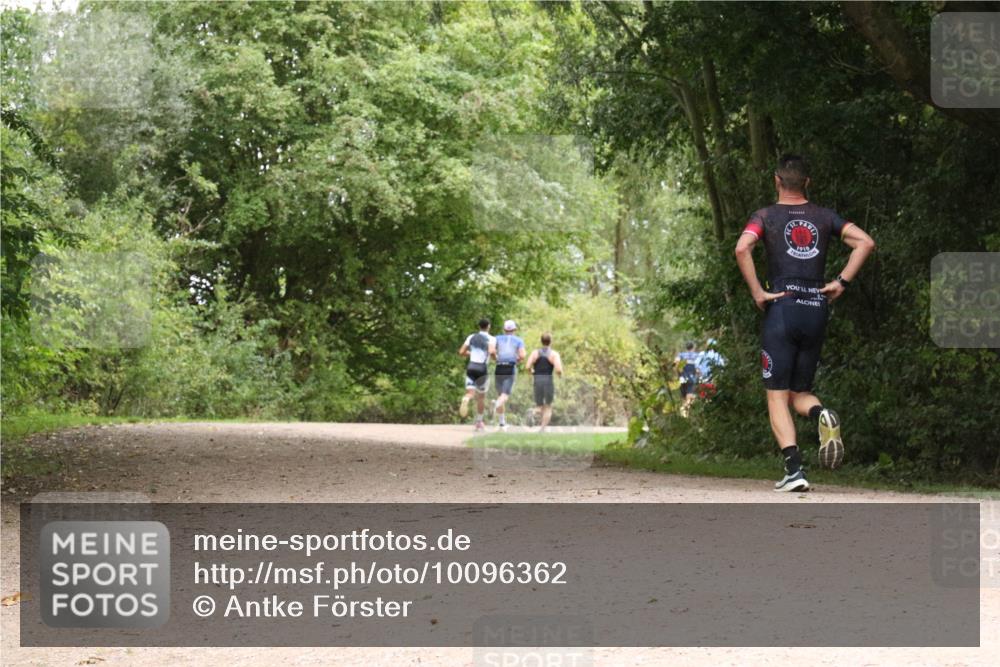 30.08.2026 - Elbe Triathlon Hamburg Antke Förster http://msf.ph/oto/10096362 30.08.2026 10:20:08 Laufen 910 meine-sportfotos.de