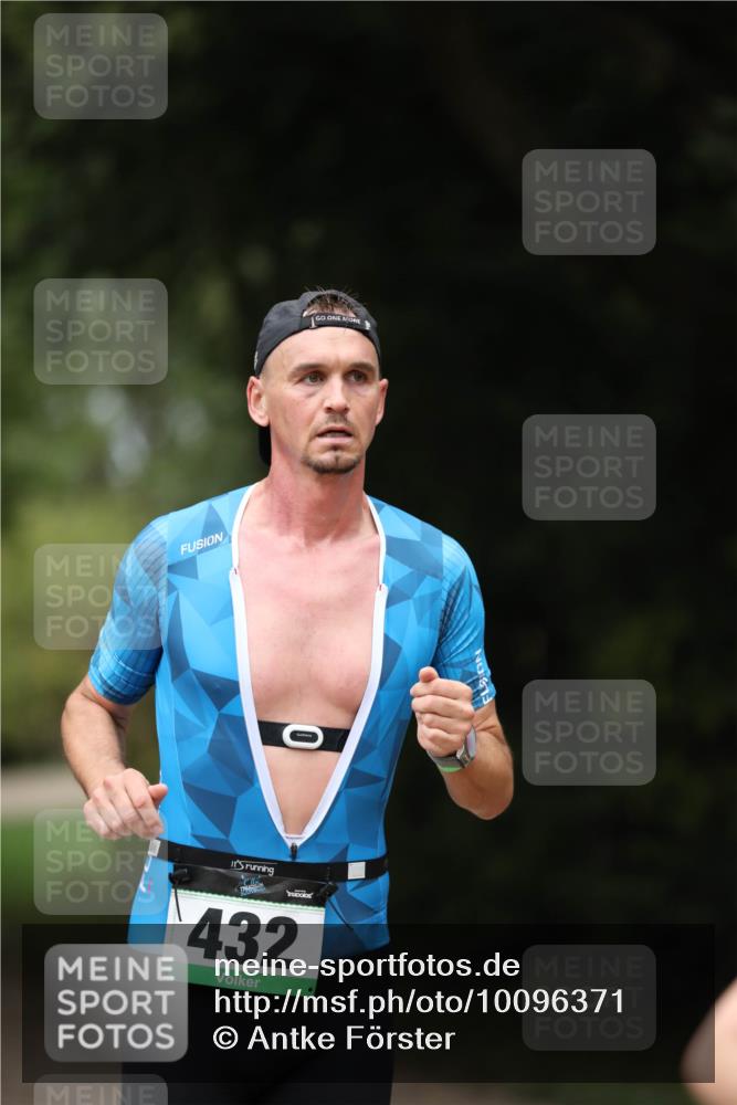30.08.2026 - Elbe Triathlon Hamburg Antke Förster http://msf.ph/oto/10096371 30.08.2026 10:15:58 Laufen 432 meine-sportfotos.de