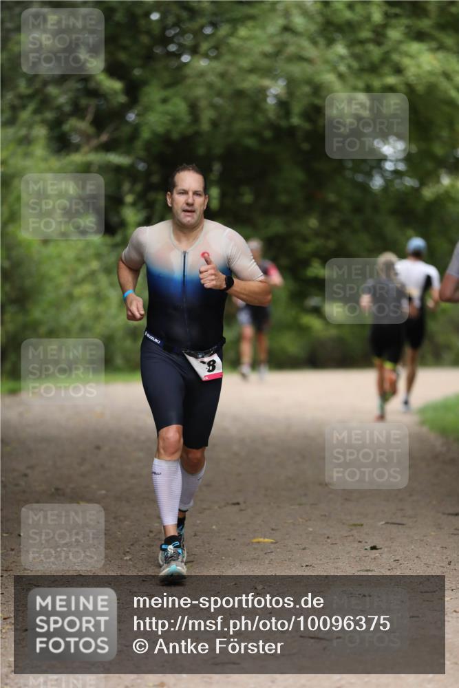 30.08.2026 - Elbe Triathlon Hamburg Antke Förster http://msf.ph/oto/10096375 30.08.2026 10:16:01 Laufen  meine-sportfotos.de