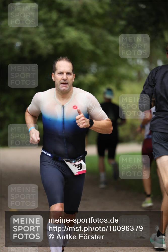 30.08.2026 - Elbe Triathlon Hamburg Antke Förster http://msf.ph/oto/10096379 30.08.2026 10:16:02 Laufen 8 meine-sportfotos.de