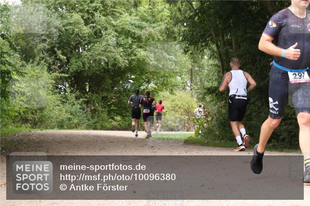30.08.2026 - Elbe Triathlon Hamburg Antke Förster http://msf.ph/oto/10096380 30.08.2026 10:20:47 Laufen 358, 297 meine-sportfotos.de