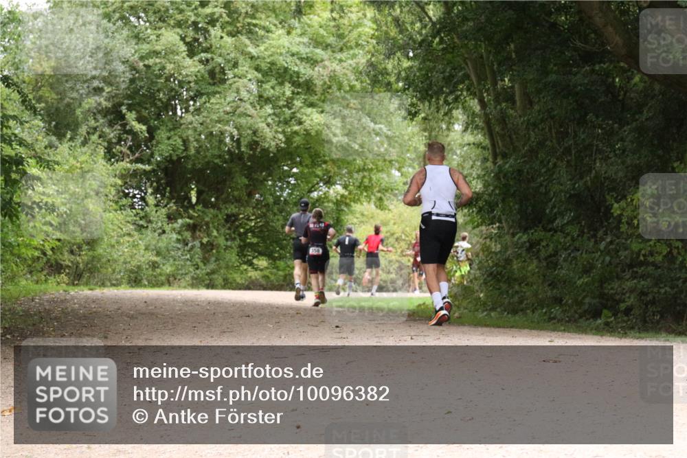 30.08.2026 - Elbe Triathlon Hamburg Antke Förster http://msf.ph/oto/10096382 30.08.2026 10:20:48 Laufen 358 meine-sportfotos.de