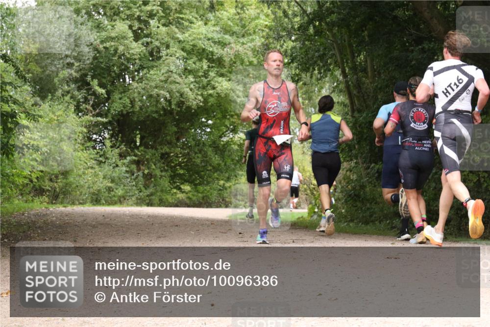 30.08.2026 - Elbe Triathlon Hamburg Antke Förster http://msf.ph/oto/10096386 30.08.2026 10:20:58 Laufen 16 meine-sportfotos.de