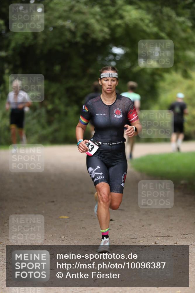 30.08.2026 - Elbe Triathlon Hamburg Antke Förster http://msf.ph/oto/10096387 30.08.2026 10:16:10 Laufen 13, 2 meine-sportfotos.de