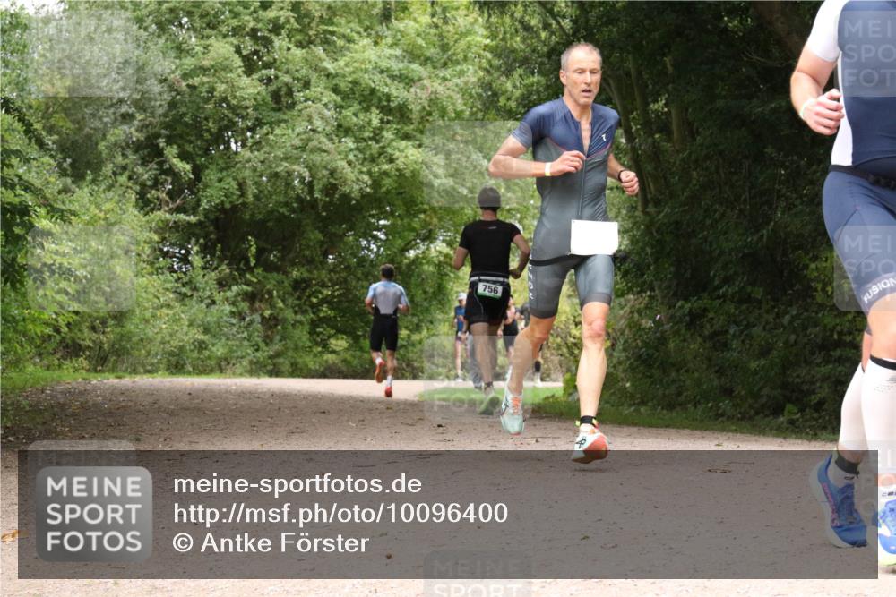 30.08.2026 - Elbe Triathlon Hamburg Antke Förster http://msf.ph/oto/10096400 30.08.2026 10:21:16 Laufen 756 meine-sportfotos.de