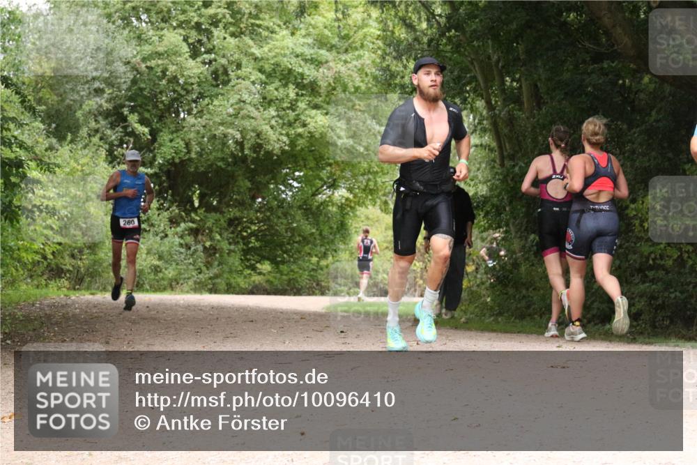 30.08.2026 - Elbe Triathlon Hamburg Antke Förster http://msf.ph/oto/10096410 30.08.2026 10:21:27 Laufen 260 meine-sportfotos.de