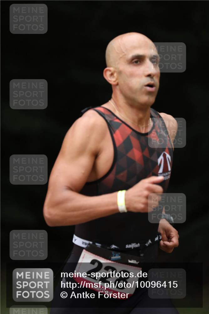 30.08.2026 - Elbe Triathlon Hamburg Antke Förster http://msf.ph/oto/10096415 30.08.2026 10:16:23 Laufen 201, 228 meine-sportfotos.de