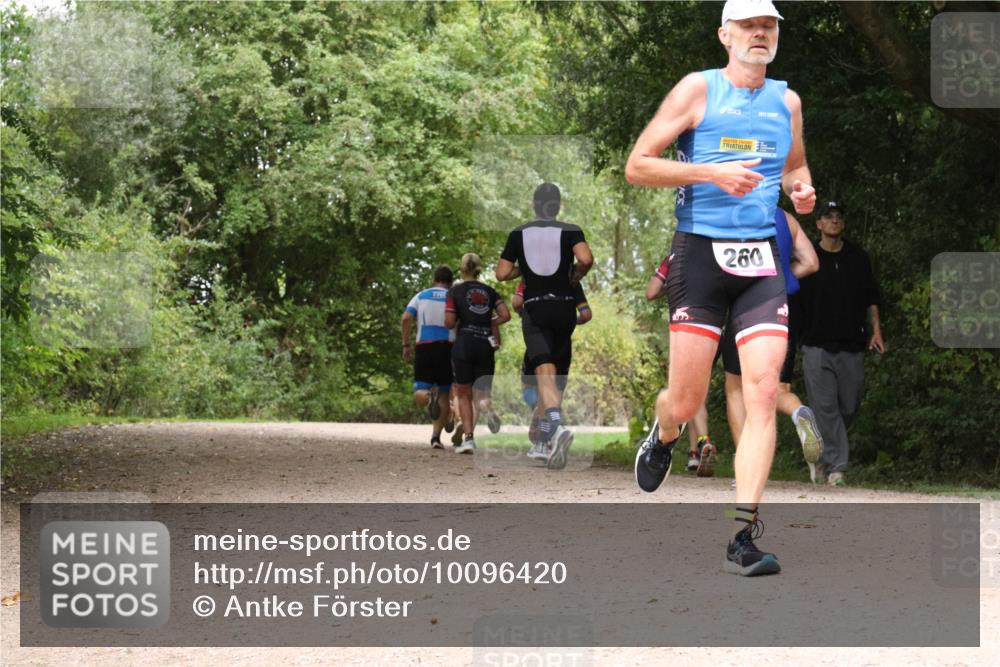 30.08.2026 - Elbe Triathlon Hamburg Antke Förster http://msf.ph/oto/10096420 30.08.2026 10:21:32 Laufen 211, 260 meine-sportfotos.de