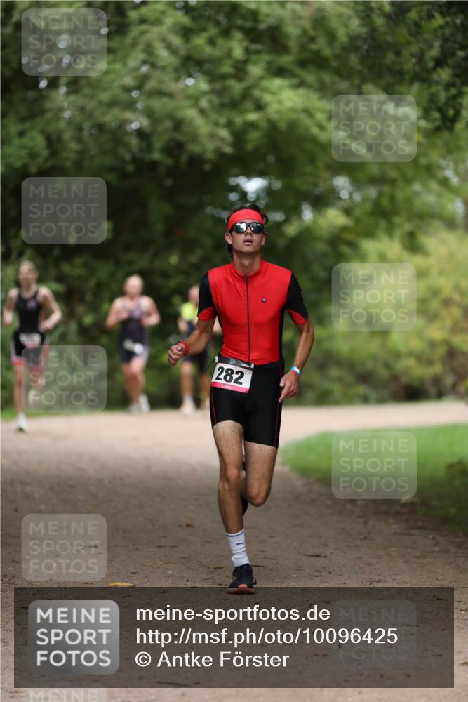 30.08.2026 - Elbe Triathlon Hamburg Antke Förster http://msf.ph/oto/10096425 30.08.2026 10:16:32 Laufen 282 meine-sportfotos.de