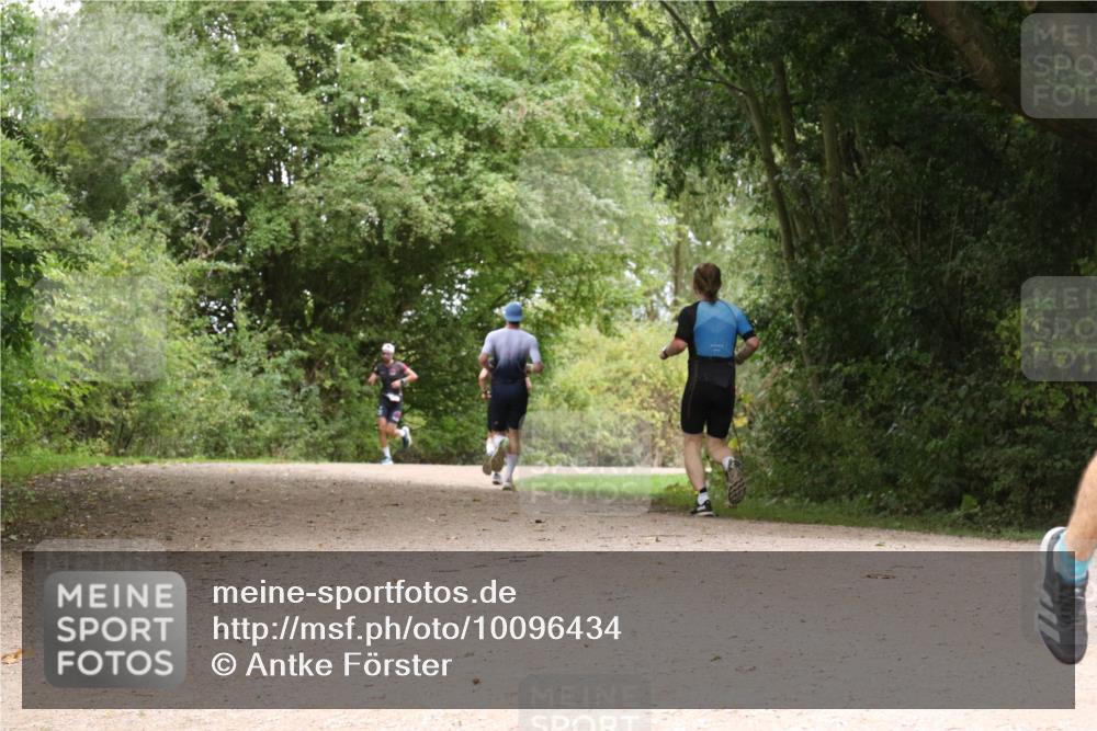30.08.2026 - Elbe Triathlon Hamburg Antke Förster http://msf.ph/oto/10096434 30.08.2026 10:21:53 Laufen  meine-sportfotos.de