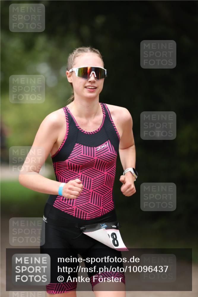 30.08.2026 - Elbe Triathlon Hamburg Antke Förster http://msf.ph/oto/10096437 30.08.2026 10:16:36 Laufen 8 meine-sportfotos.de