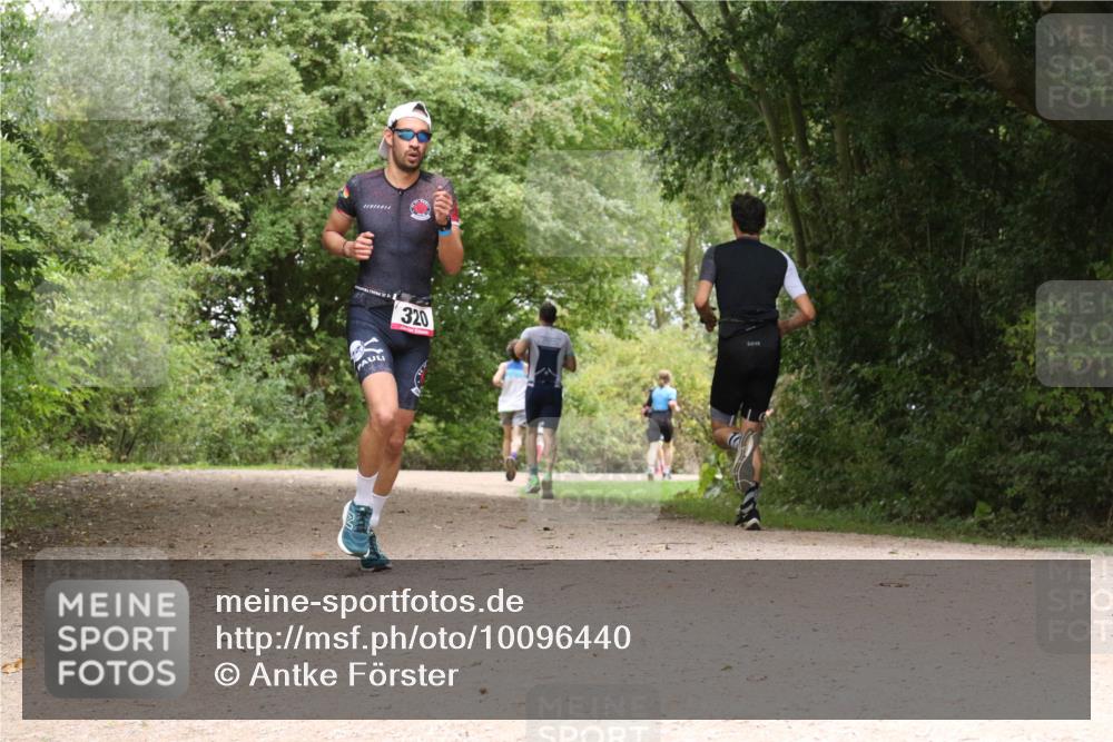 30.08.2026 - Elbe Triathlon Hamburg Antke Förster http://msf.ph/oto/10096440 30.08.2026 10:22:03 Laufen 320 meine-sportfotos.de