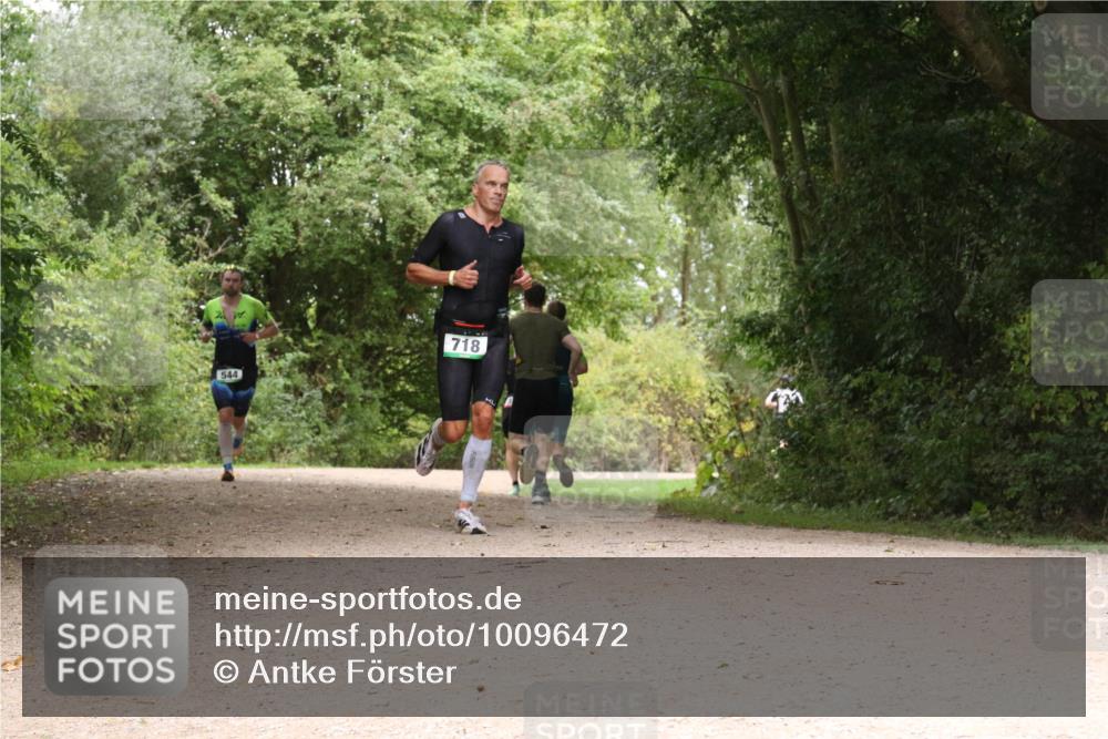 30.08.2026 - Elbe Triathlon Hamburg Antke Förster http://msf.ph/oto/10096472 30.08.2026 10:22:42 Laufen 544, 718 meine-sportfotos.de