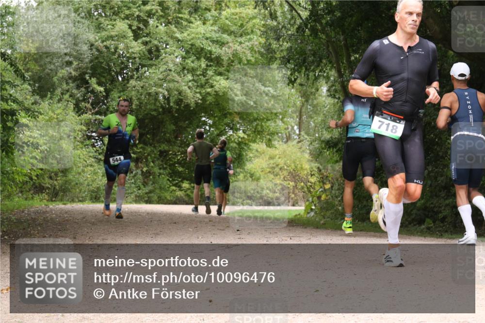 30.08.2026 - Elbe Triathlon Hamburg Antke Förster http://msf.ph/oto/10096476 30.08.2026 10:22:43 Laufen 544, 718 meine-sportfotos.de