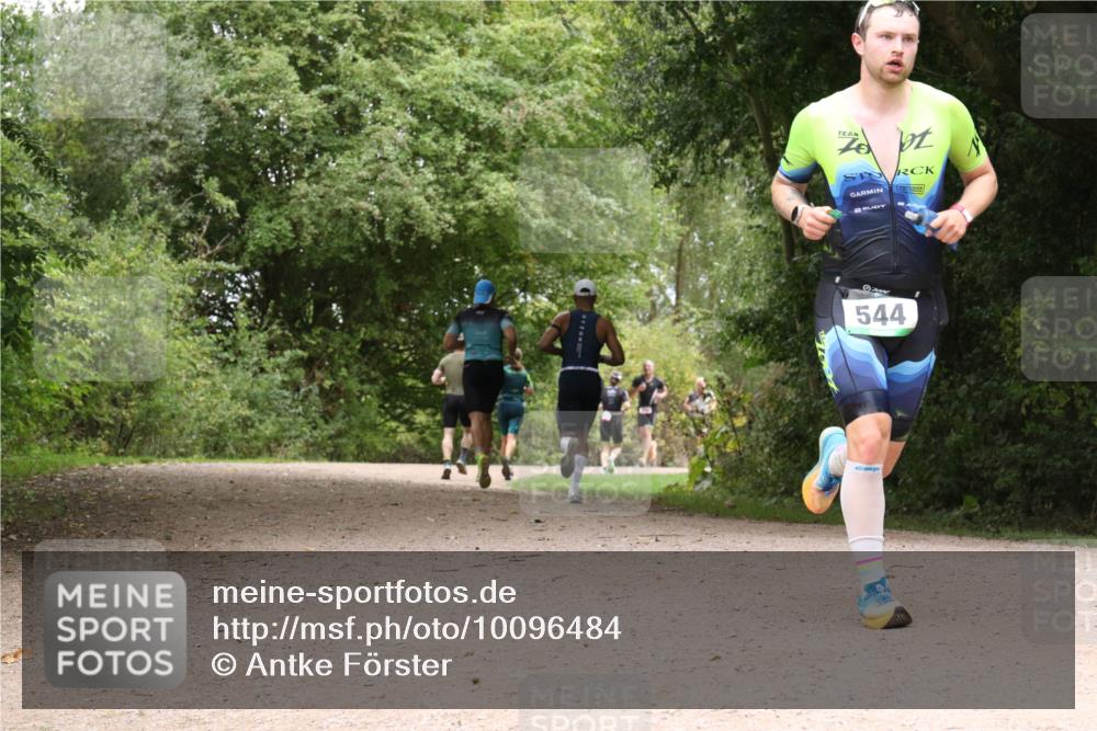30.08.2026 - Elbe Triathlon Hamburg Antke Förster http://msf.ph/oto/10096484 30.08.2026 10:22:46 Laufen 544 meine-sportfotos.de