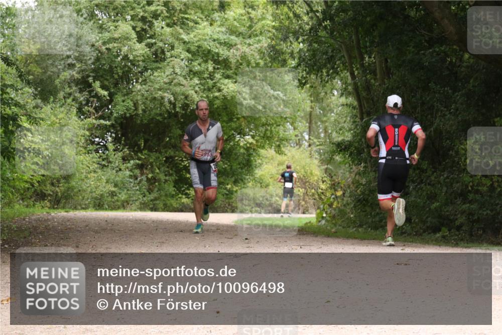 30.08.2026 - Elbe Triathlon Hamburg Antke Förster http://msf.ph/oto/10096498 30.08.2026 10:22:59 Laufen 1816 meine-sportfotos.de