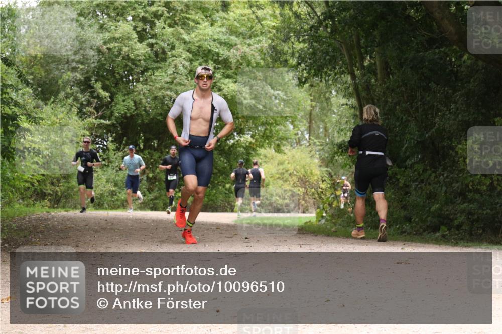 30.08.2026 - Elbe Triathlon Hamburg Antke Förster http://msf.ph/oto/10096510 30.08.2026 10:23:14 Laufen  meine-sportfotos.de