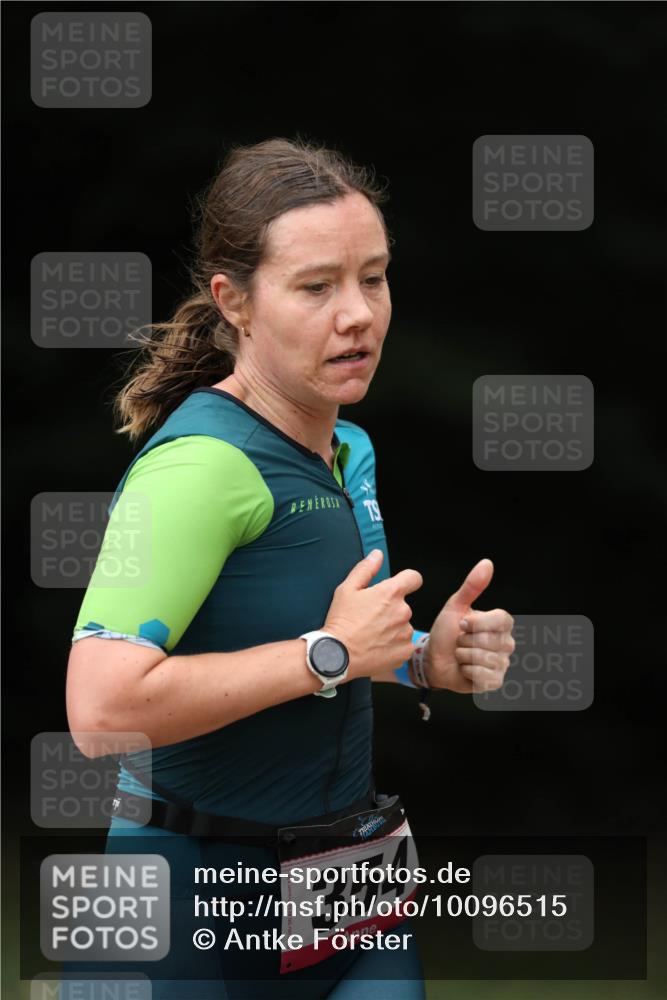 30.08.2026 - Elbe Triathlon Hamburg Antke Förster http://msf.ph/oto/10096515 30.08.2026 10:17:30 Laufen 354 meine-sportfotos.de
