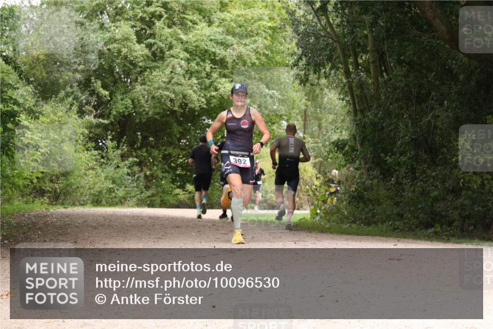 30.08.2026 - Elbe Triathlon Hamburg Antke Förster http://msf.ph/oto/10096530 30.08.2026 10:23:30 Laufen 392 meine-sportfotos.de