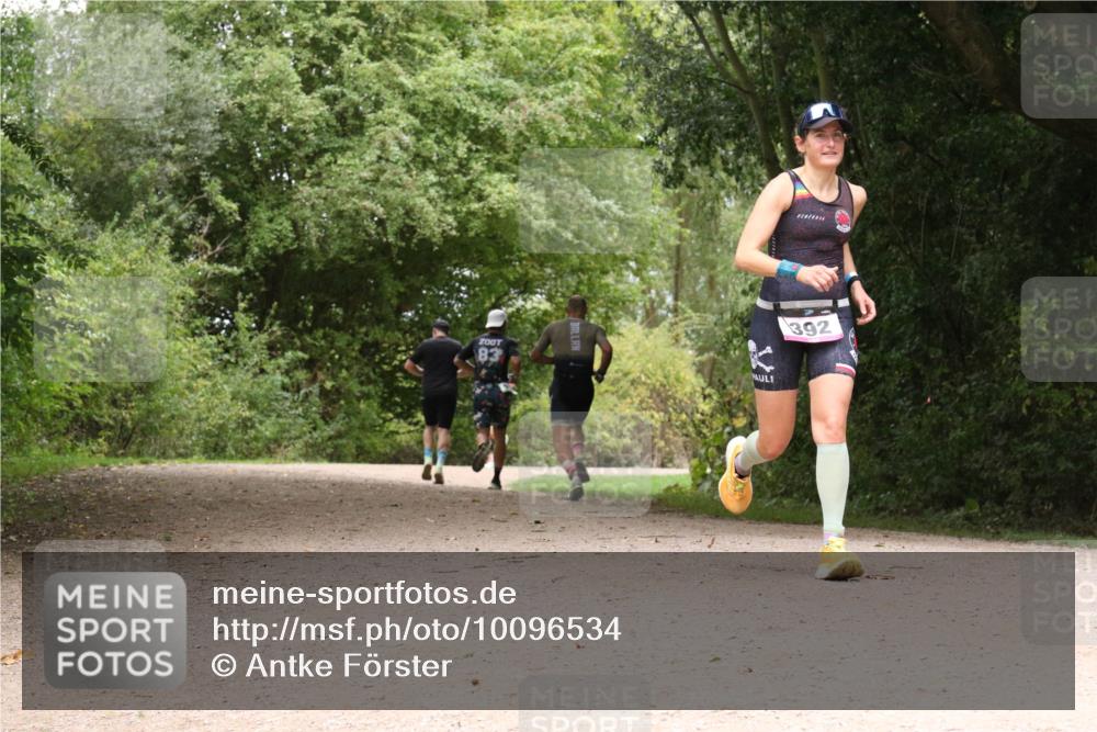 30.08.2026 - Elbe Triathlon Hamburg Antke Förster http://msf.ph/oto/10096534 30.08.2026 10:23:31 Laufen 83, 392 meine-sportfotos.de