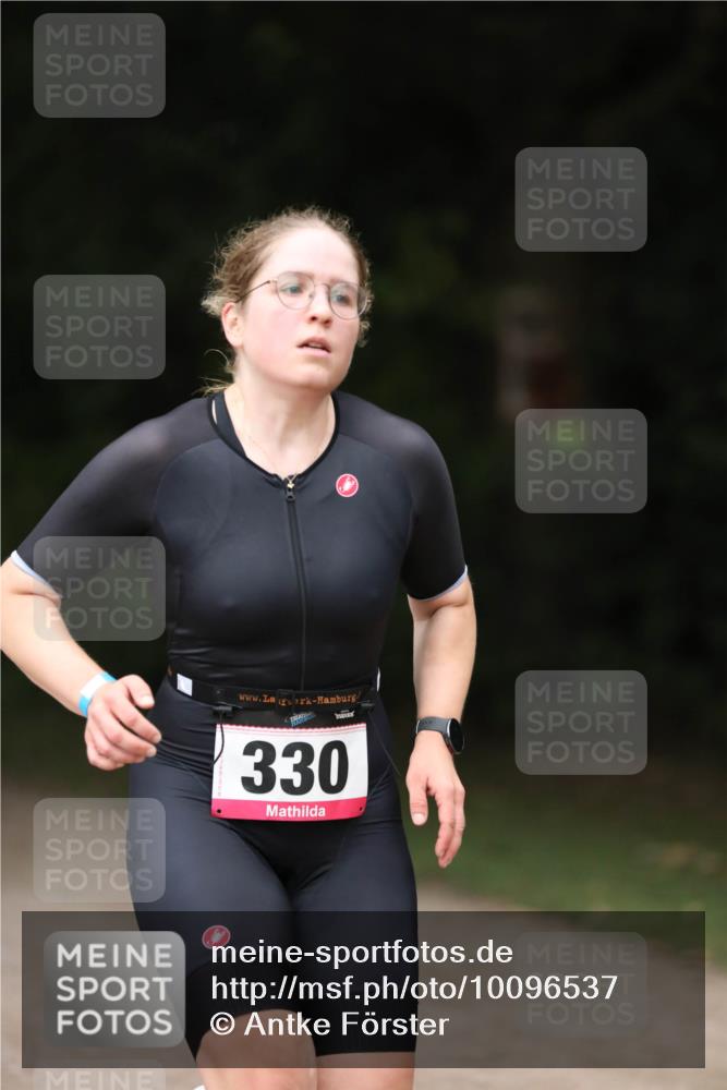 30.08.2026 - Elbe Triathlon Hamburg Antke Förster http://msf.ph/oto/10096537 30.08.2026 10:17:47 Laufen 330 meine-sportfotos.de