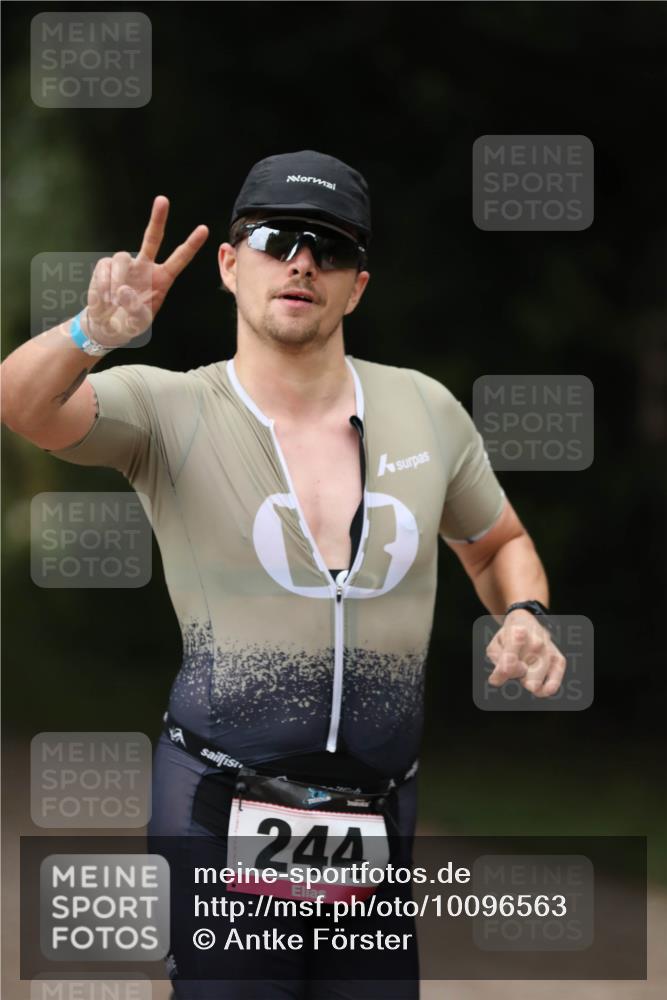 30.08.2026 - Elbe Triathlon Hamburg Antke Förster http://msf.ph/oto/10096563 30.08.2026 10:18:00 Laufen 244 meine-sportfotos.de