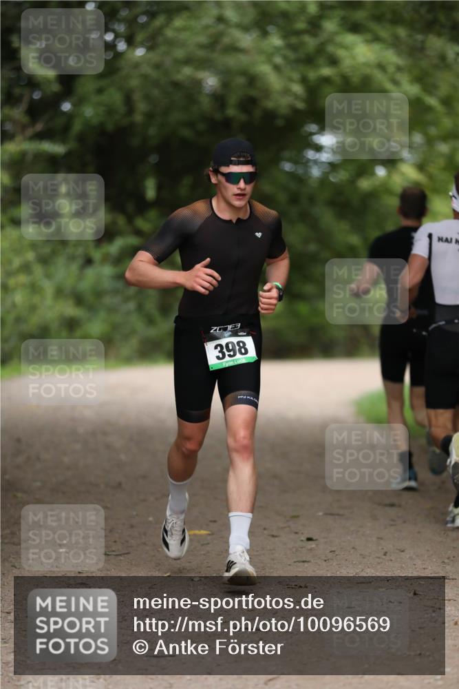 30.08.2026 - Elbe Triathlon Hamburg Antke Förster http://msf.ph/oto/10096569 30.08.2026 10:18:08 Laufen 398, 47 meine-sportfotos.de