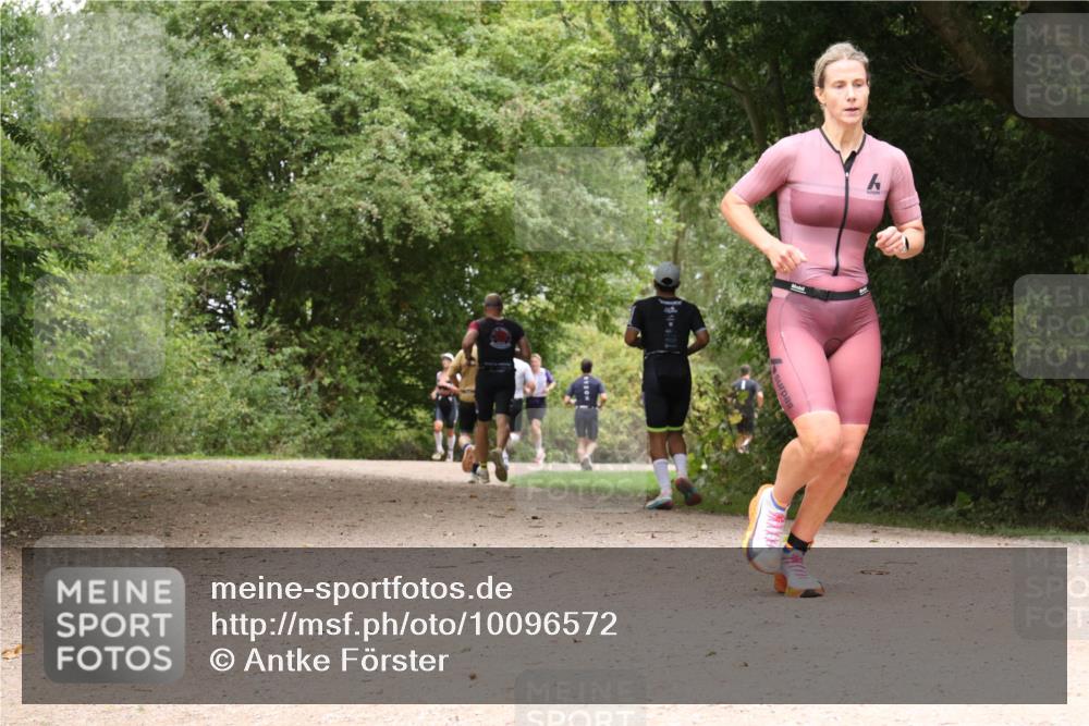 30.08.2026 - Elbe Triathlon Hamburg Antke Förster http://msf.ph/oto/10096572 30.08.2026 10:24:05 Laufen  meine-sportfotos.de