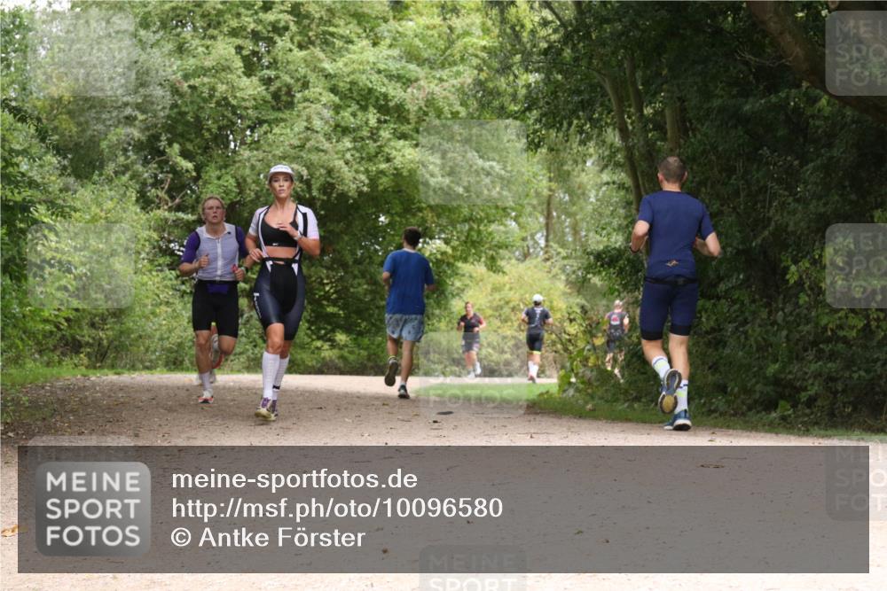 30.08.2026 - Elbe Triathlon Hamburg Antke Förster http://msf.ph/oto/10096580 30.08.2026 10:24:14 Laufen  meine-sportfotos.de