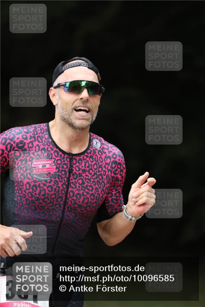 30.08.2026 - Elbe Triathlon Hamburg Antke Förster http://msf.ph/oto/10096585 30.08.2026 10:18:54 Laufen 53, 33, 100, 301 meine-sportfotos.de