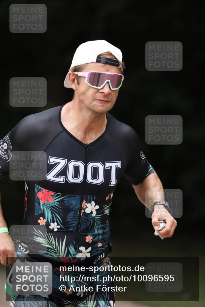 30.08.2026 - Elbe Triathlon Hamburg Antke Förster http://msf.ph/oto/10096595 30.08.2026 10:19:01 Laufen 16 meine-sportfotos.de