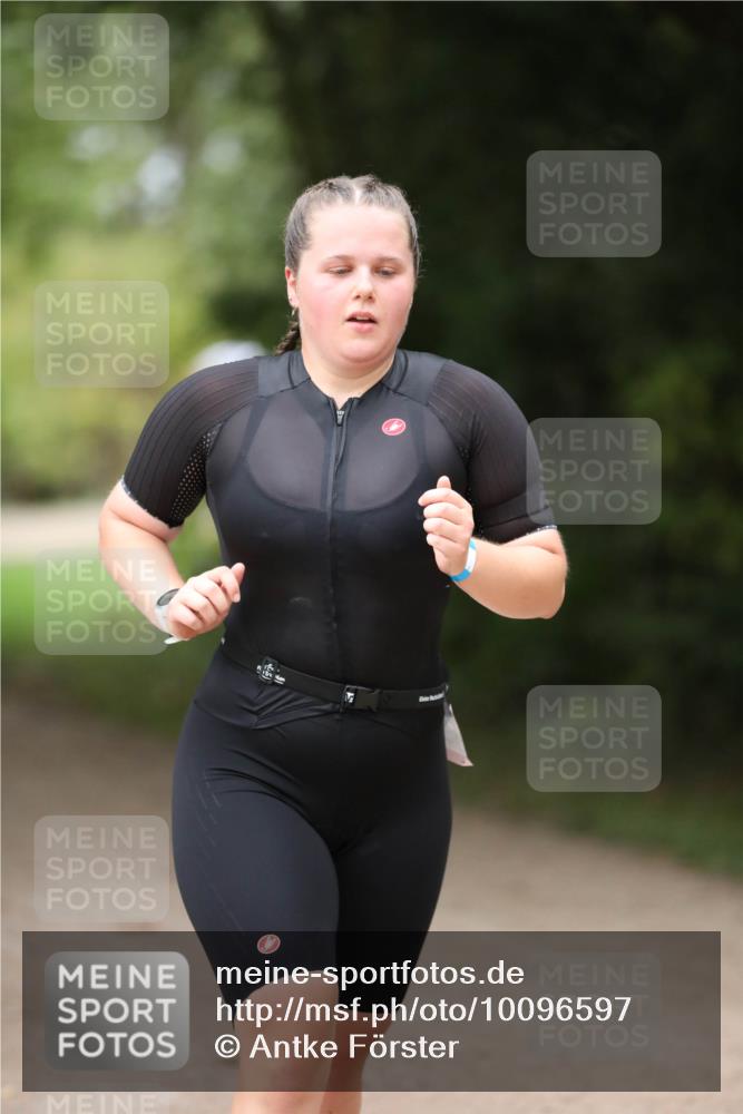 30.08.2026 - Elbe Triathlon Hamburg Antke Förster http://msf.ph/oto/10096597 30.08.2026 10:19:02 Laufen  meine-sportfotos.de