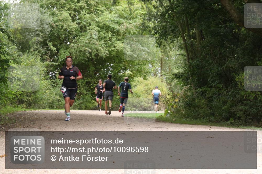30.08.2026 - Elbe Triathlon Hamburg Antke Förster http://msf.ph/oto/10096598 30.08.2026 10:24:28 Laufen 391 meine-sportfotos.de